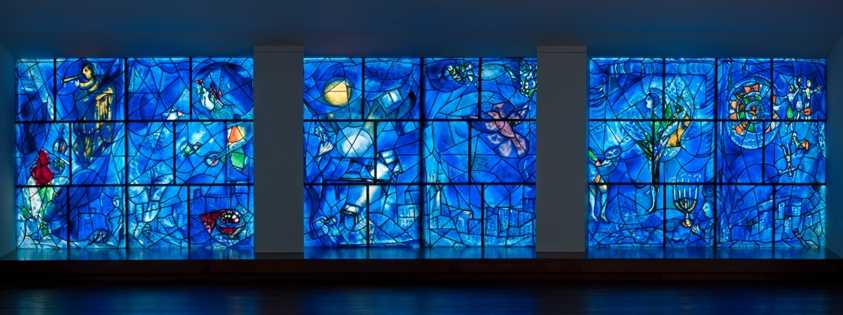 A stained glass painting of birds